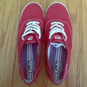 Keds-RED