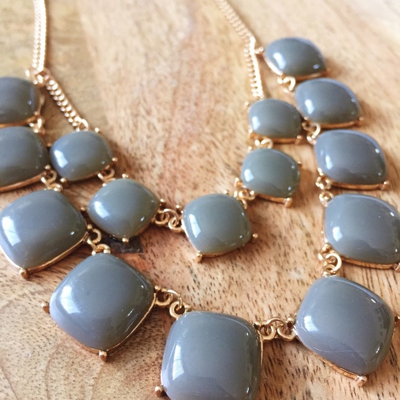 Olive green double layer necklace - Picture 2 of 3