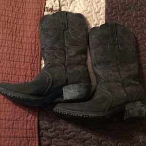 Black cowgirl boots with purple design