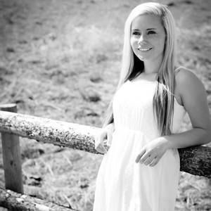 Meet your Posher, Raquel