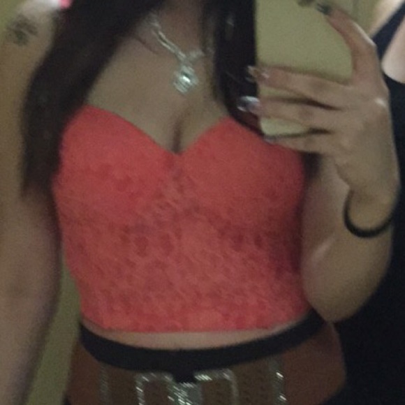 Orange crop top - Picture 3 of 3