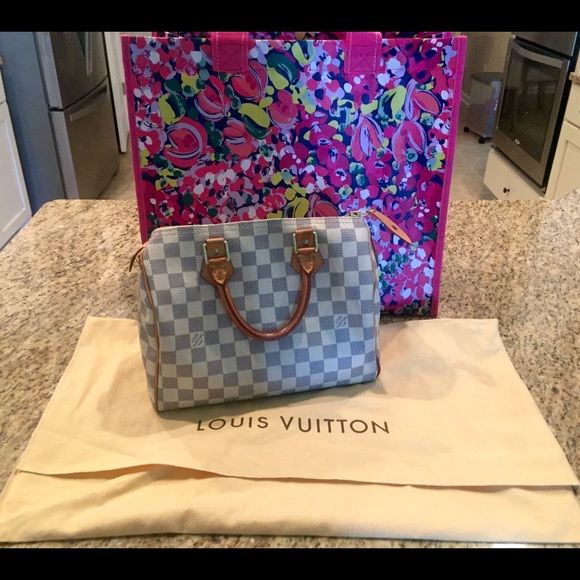 HOLDING Louis Vuitton Damier Azur Speedy 25