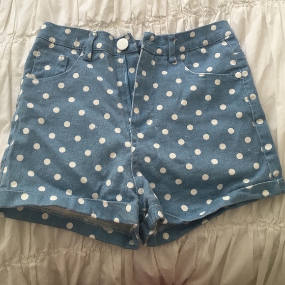 White polka dotted shorts - Picture 1 of 3
