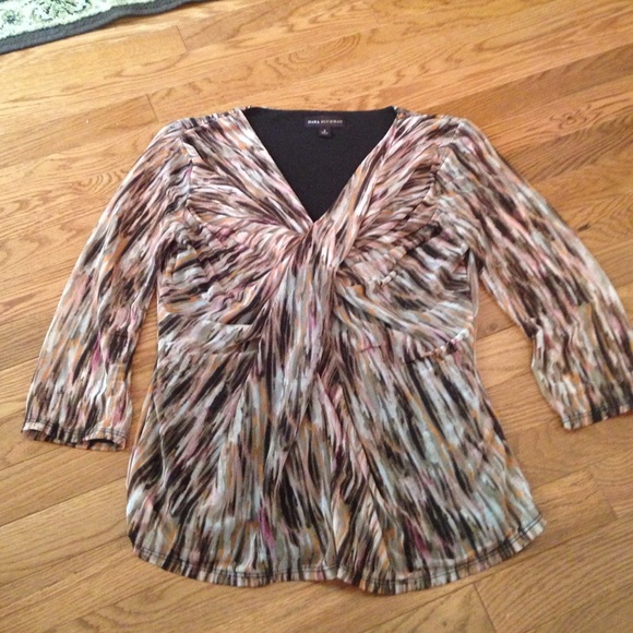 Dana Buchman cute top