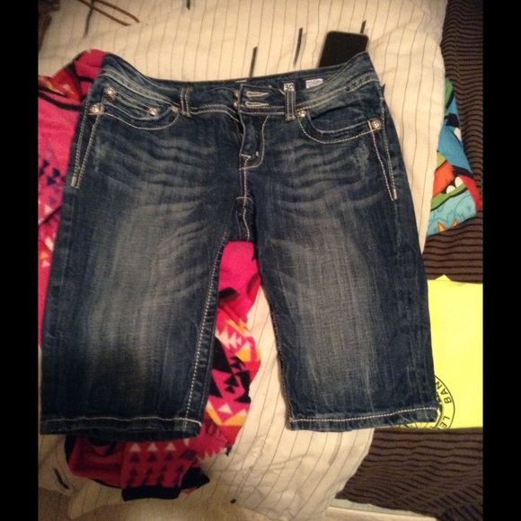 Miss me Bermuda shorts - Picture 1 of 4