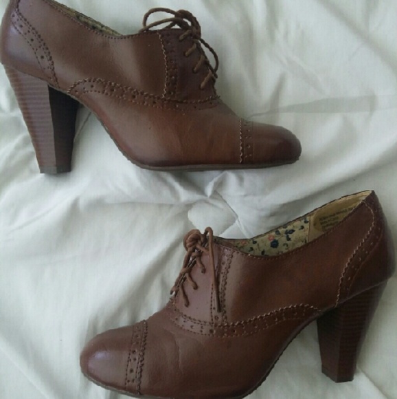 brown oxford pumps