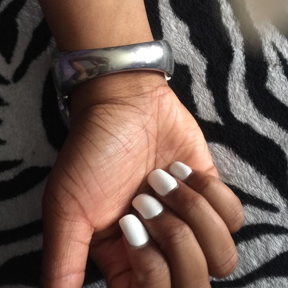 Beautiful Silver Rhinestone Bracelt - Picture 3 of 4