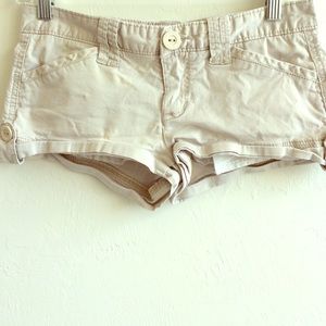 Aeropostale cream shorts