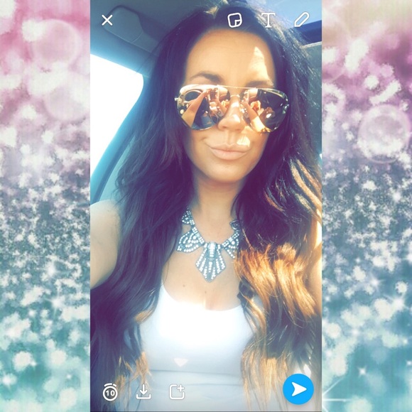 Meet Your Posher! - Picture 3 of 4