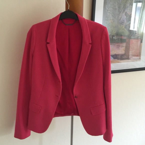 Elie Tahari Jackets & Blazers - 💖Elie Tahari so gorgeous pink coral blazer size 6