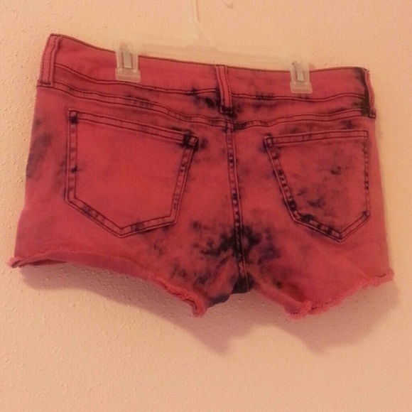 Shorts - Picture 2 of 3