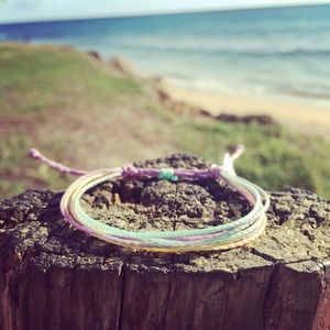 Surf's Up Waterproof 🏄🏼 Wax Bracelet