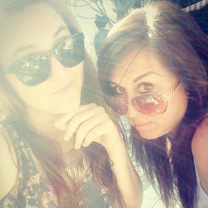 Meet your Posher, Leanne