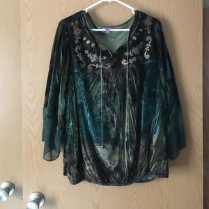 Dress Barn roz & ali brand 2x velvet peasant top