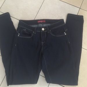 Color: Dark Blue Jeans; Size 9