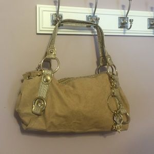 Super cute handbag!