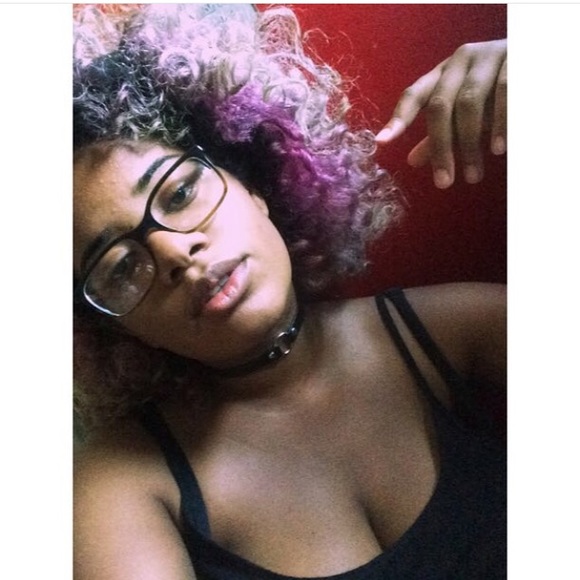 Meet your Posher 💖 - Picture 2 of 3