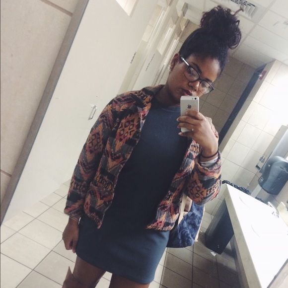 Meet your Posher 💖 - Picture 3 of 3