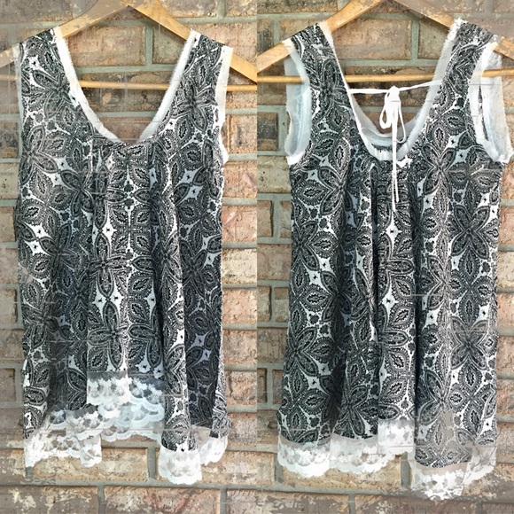 Feminine & Flowy Lace Hem Tank Top Small sold - Picture 3 of 4