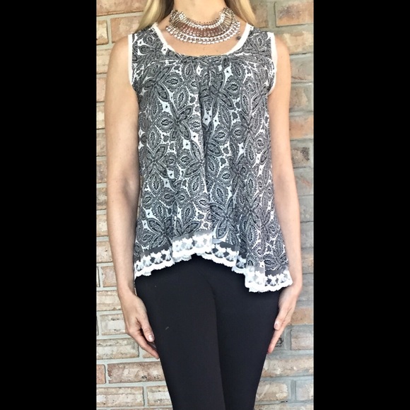 Feminine & Flowy Lace Hem Tank Top Small sold - Picture 4 of 4