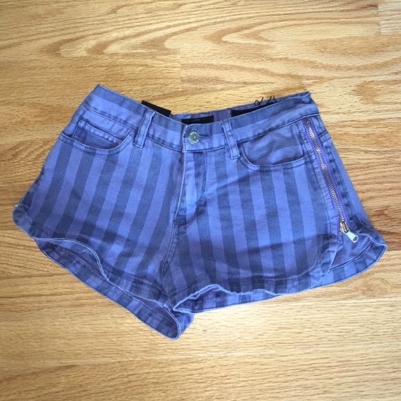 Zipper side shorts