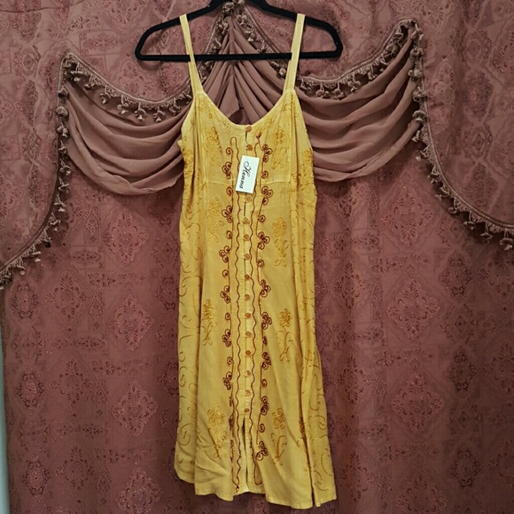Beautiful summer sundress - Picture 1 of 2