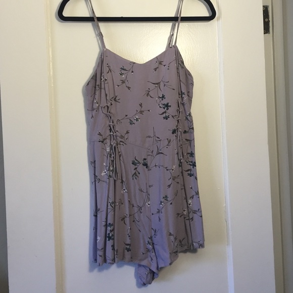 SOLD - Kimchi Blue Flowy Lavender Romper - Picture 3 of 4