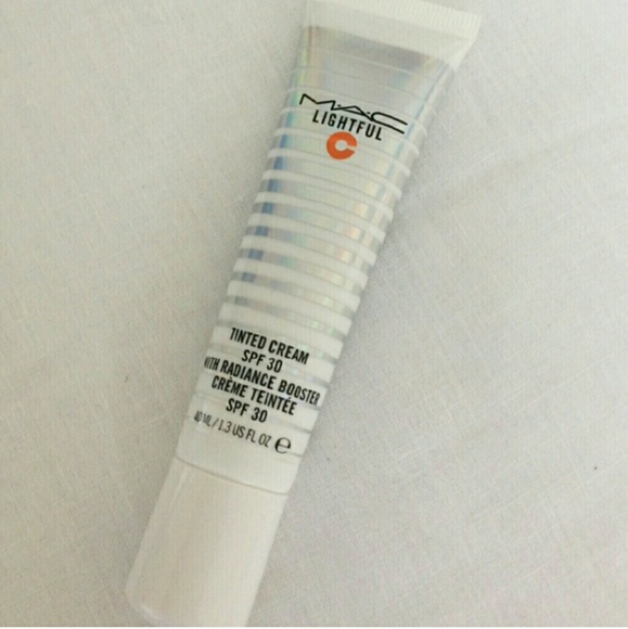 MAC lightful tinted cream in dark plus