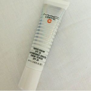 MAC lightful tinted cream in dark plus