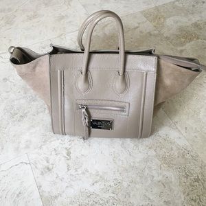 Selling a Valentino handbag