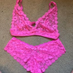 UO Bralette/Pantie Set