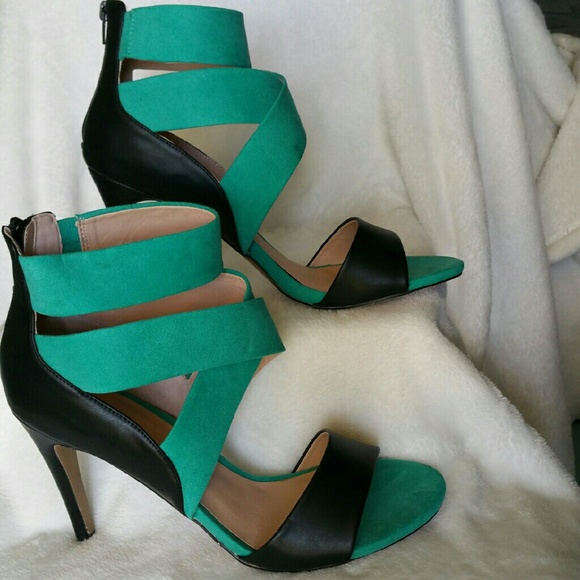 **SOLD** Green and Black Faux-suede/leather Sandal