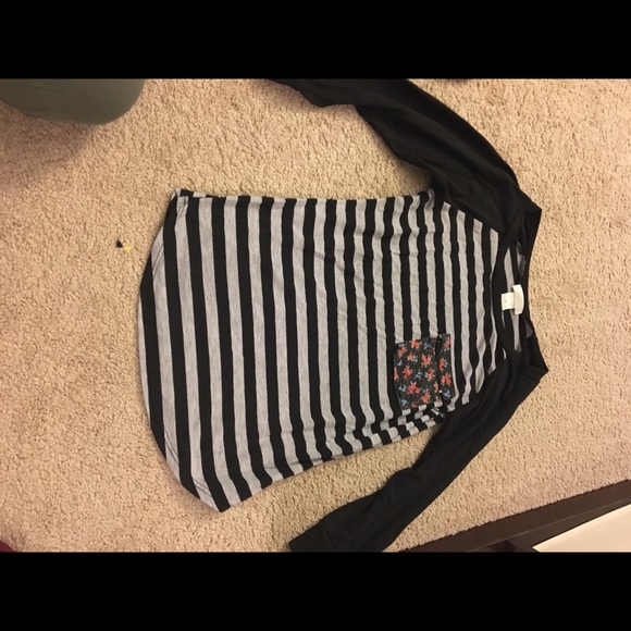 Stripped shirt half sleeve