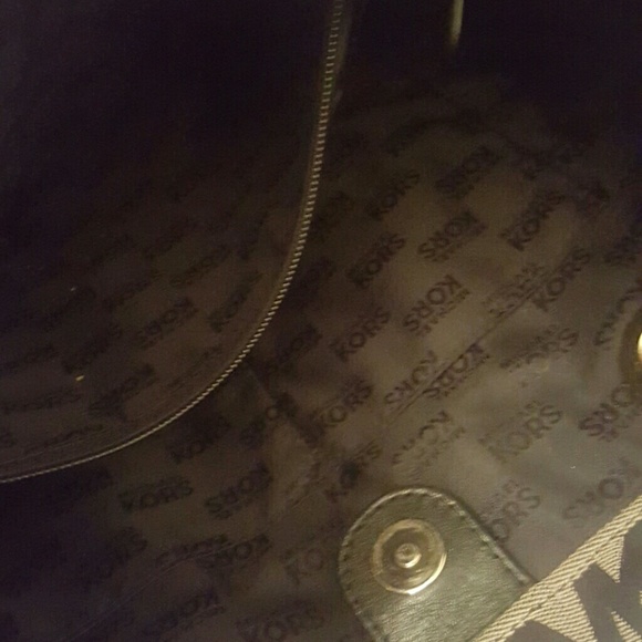 MK Tote never used too big for me - Picture 2 of 2