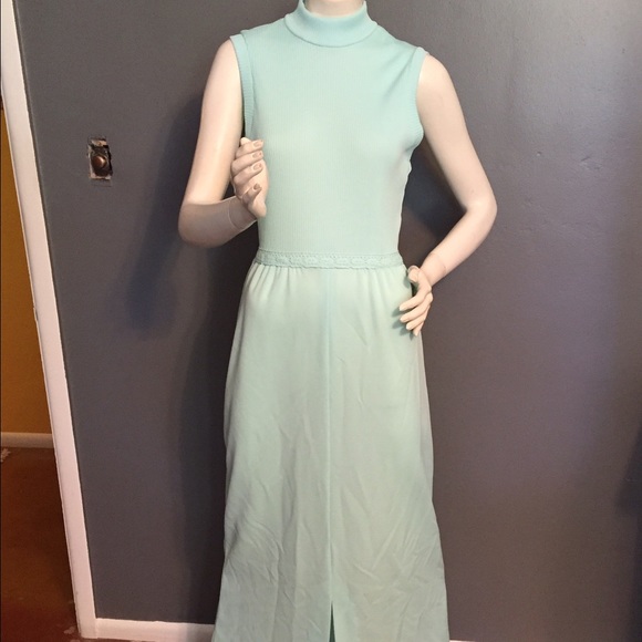 Gorgeous vintage maxi dress. - Picture 3 of 4