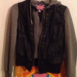 Adorable  faux leather jacket w/ gray sleeves