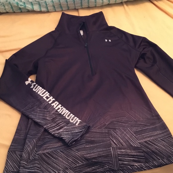 Under armour sweatshirt