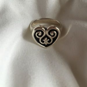 Retired swirl heart ring