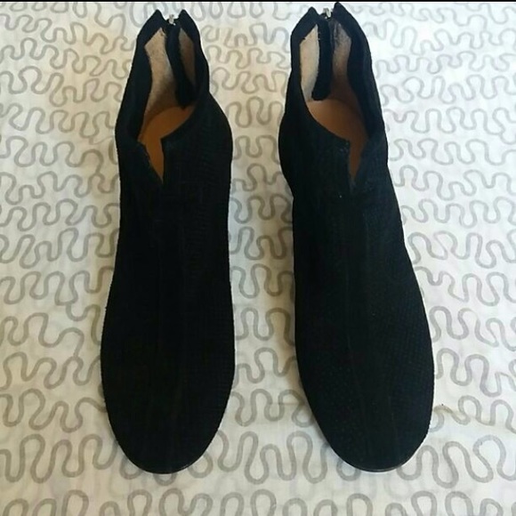 Aqua Shoes - Black suede-like boots