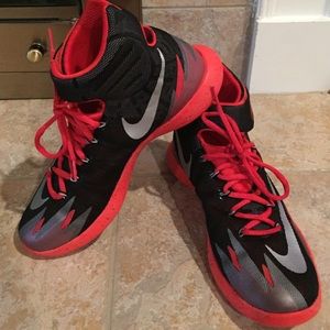 Nike hyper rev- men's