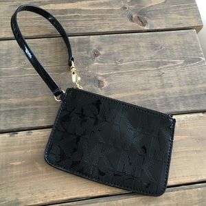 Michael Kors Jet Set signature print wristlet