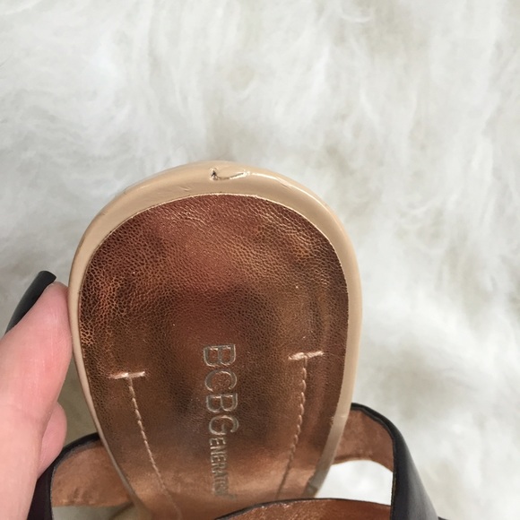 đCLASSIC CHIC HPđBCBGeneration Colorblock Sandal - Picture 4 of 4