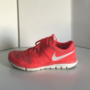 Pink Nike 2014 Flex Runs