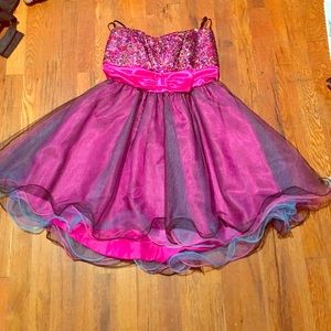 Cute short and strapless prom/formal dress!