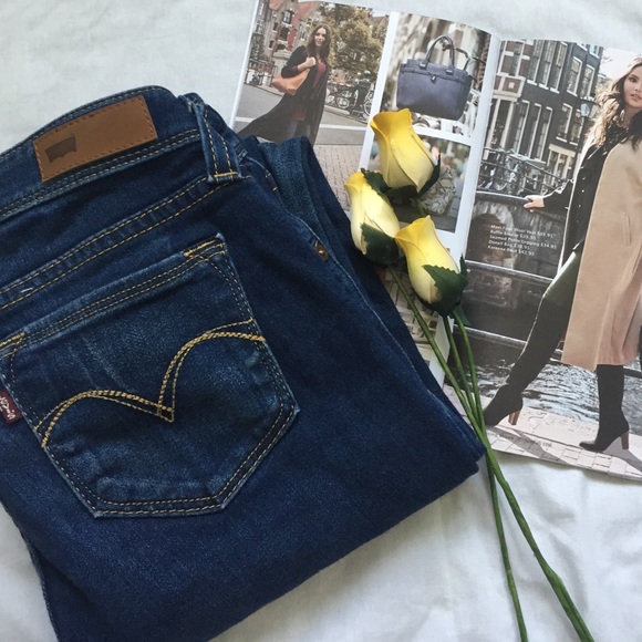 EUC Levi jeans