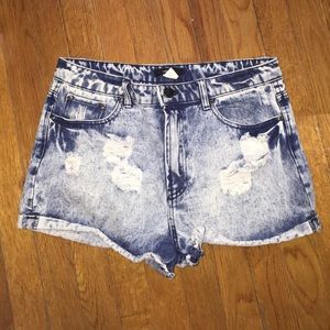High wasted denim shorts
