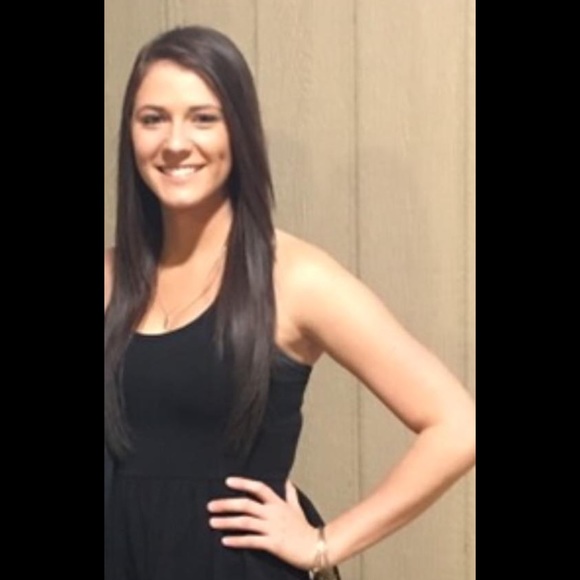 Meet your Posher, Bree - Picture 2 of 3