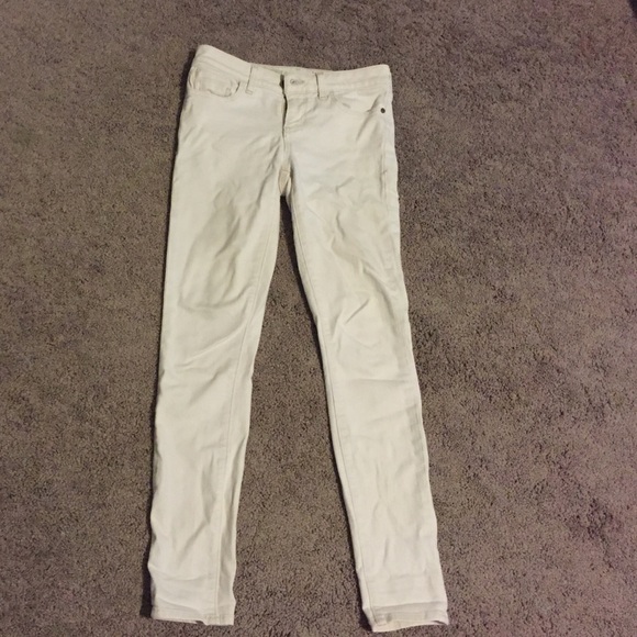 Pilcro off-white skinny jeans