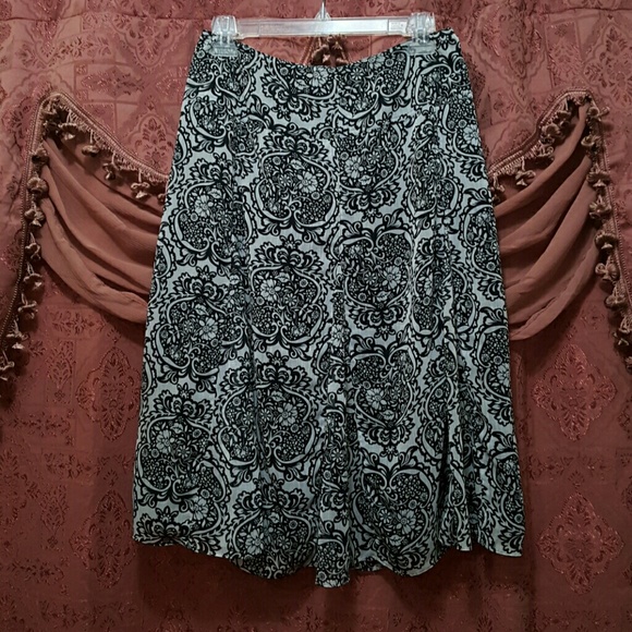 Floral print skirt