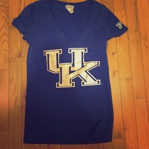 PINK VS University of Kentucky v-neck Tee
